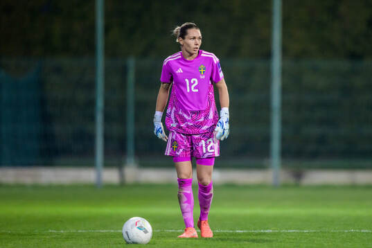 goalkeeper Jennifer Falk of Sweden