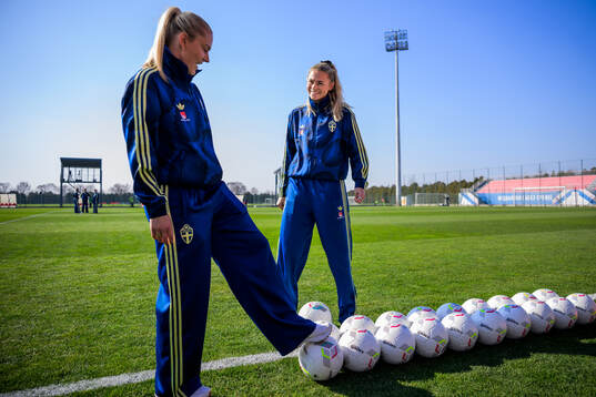 Fridolina Rolfö and Amanda Nildén of Sweden