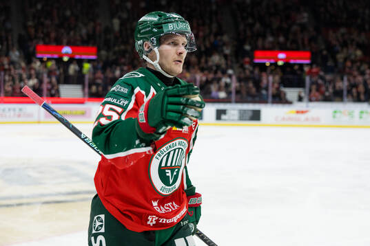 Frölundas Arttu Ruotsalainen jublar