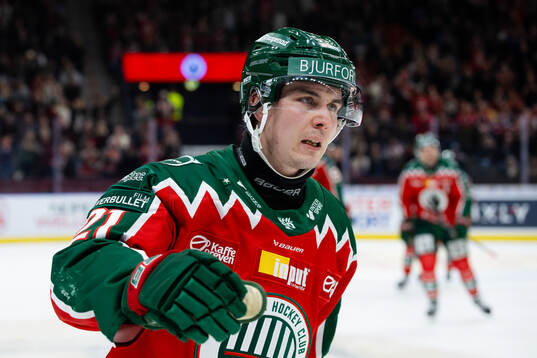 Frölundas Jere Innala jublar