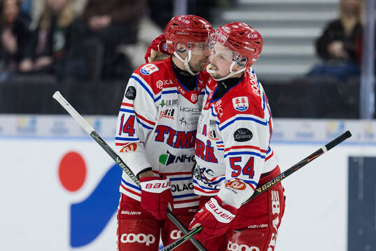 Timrås Jonathan Dahlén jublar