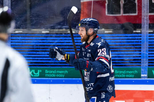 Linköpings Robin Kovacs jublar
