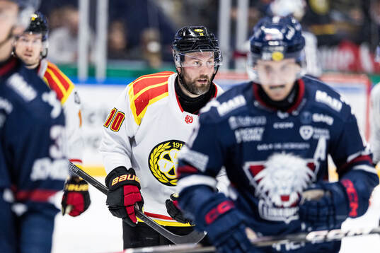 Brynäs Johan Larsson jublar