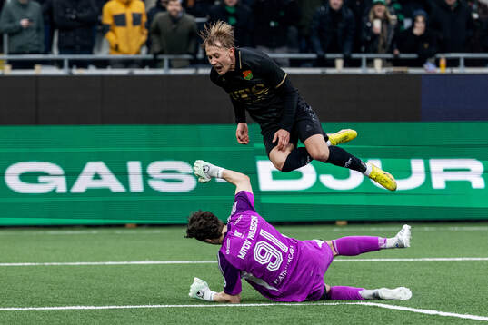 GAISs Henry Sletsjøe och IFK Norrköpings målvakt David