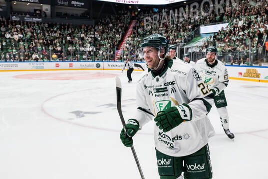 Färjestads Per Åslund jublar
