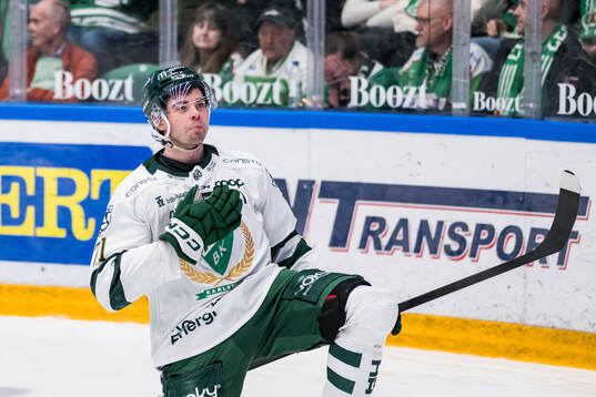 Färjestads Viktor Lodin jublar