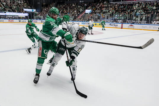 Rögles Josh Dickinson och Färjestads Joel Kellman