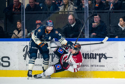 Växjös Keegan Lowe och Örebros Jesse Ylönen