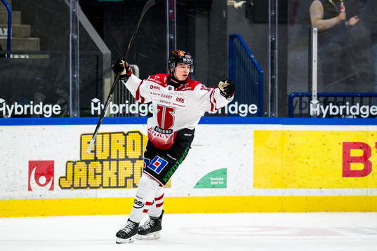 Örebros Noah Steen jublar
