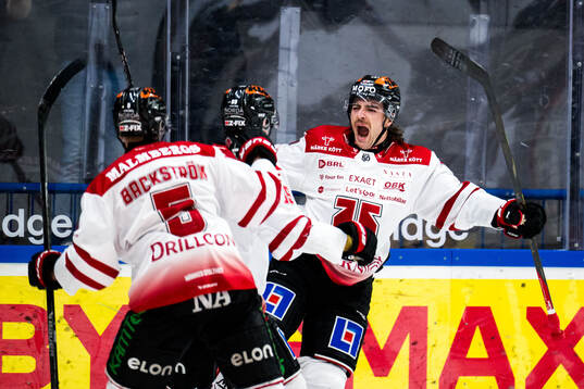 Örebros Luke Martin jublar
