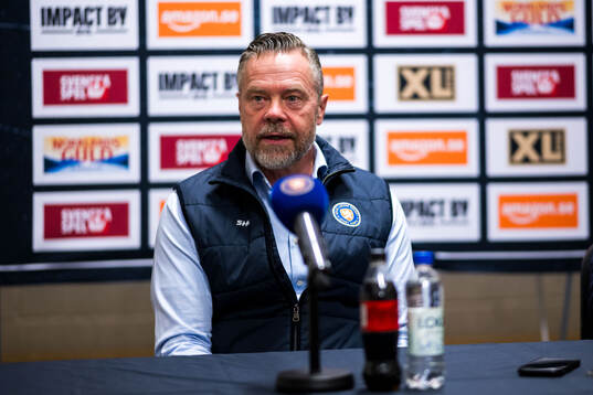 Växjös assisterande tränare Fredrik Hellgren på