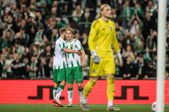 Hammarbys Wilson Lindberg Uhrström jublar med Victor