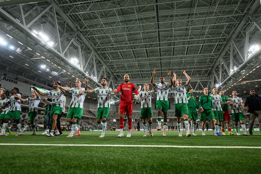 Hammarbys spelare jublar