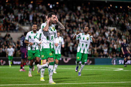 Hammarbys Nahir Besara jublar