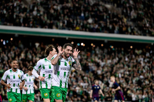 Hammarbys Nahir Besara jublar