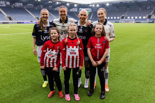 Viking players at a press conference