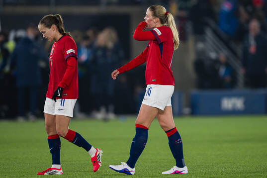 Guro Reiten and Mathilde Harviken of Norway looks dejected