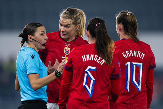 Stéphanie Frappart, referee, and Ada Hegerberg of Norway