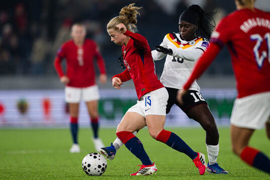 Justine Kielland of Norway and Nicole Anyomi of Germany