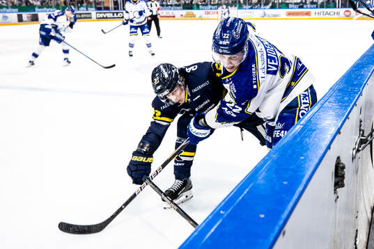 HV71s Linus Lindström och ´Leksands Lukas Vejdemo