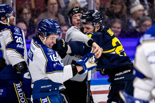 Leksands Rocky Langvardt och HV71s Hampus Eriksson