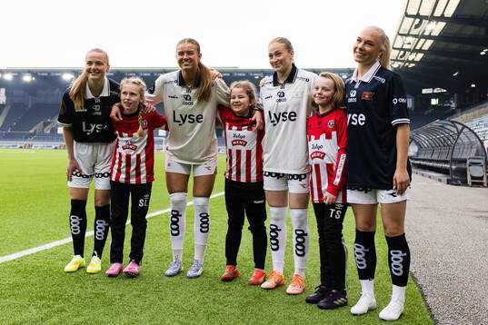 Viking players at a press conference