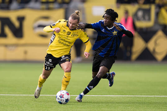 Elfsborgs Niklas Hult och Sirius Odera Samuel Onuchukwu