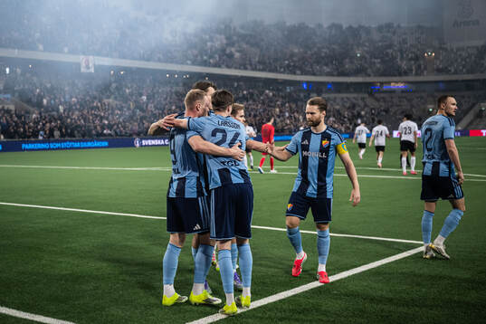 Djurgårdens Kristian Lien jublar med lagkamrater