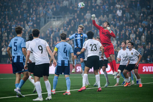 Djurgårdens Hampus Finndell och Brommapojkarnas målvakt