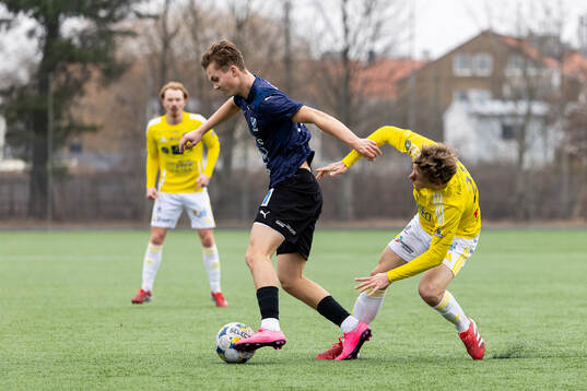 IFK Skövdes Melvin Korpås och Falkenbergs Melker Nilsson