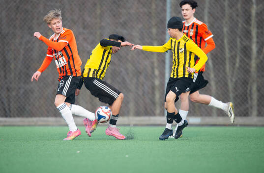 i träningsmatchen mellan Kristianstads FC (pojkar födda