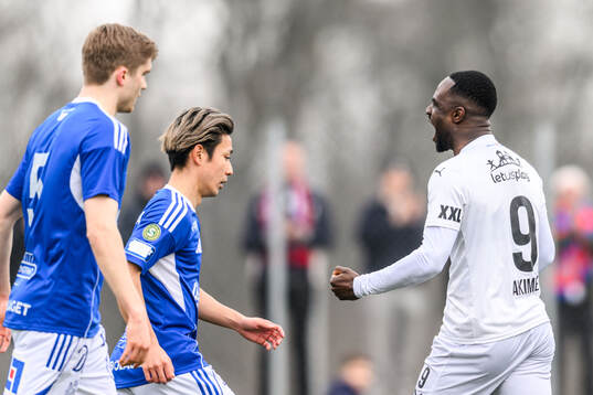 Helsingborgs Adam Akimey jublar