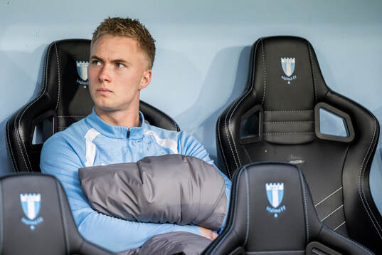 Malmö FFs Daniel Gudjohnsen på bänken