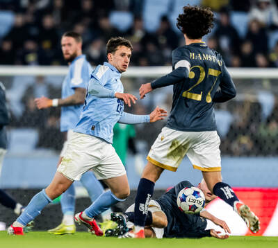 Malmö FFs Kenan Busuladzic och Halmstads Rocco Ascone