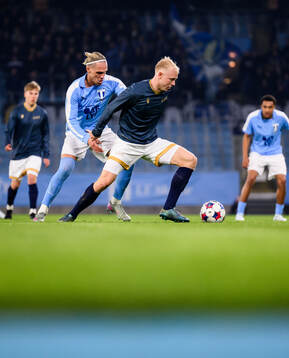 Malmö FFs Arnor Sigurdsson och Halmstads André Boman