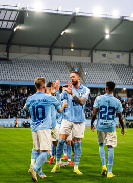 Malmö FFs Anders Christiansen jublar med Pontus Jansson