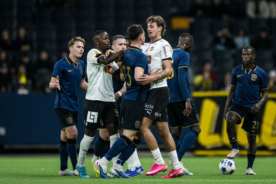 AIKs Áron Csongvai och Häckens Silas Andersen