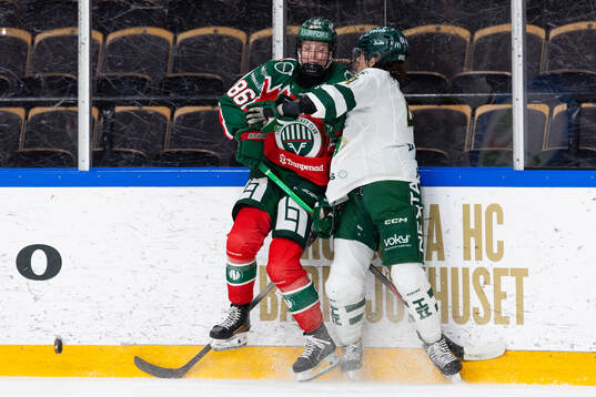 Frölundas Tuva Kandell och Färjestads Karley Garcia