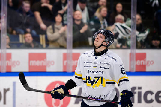 HV71s Axel Rindell deppar