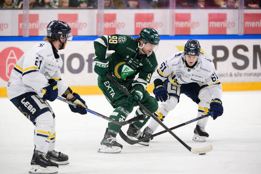 HV71s Mattias Tedenby och Axel Rindell