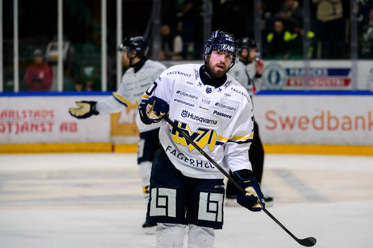 HV71s Lukas Rousek deppar