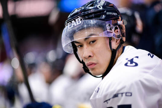 HV71s Jonathan Ang deppar