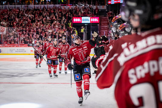 Örebros Noah Steen jublar vid 5-2