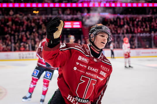 Örebros Egor Polin jublar vid 3-0