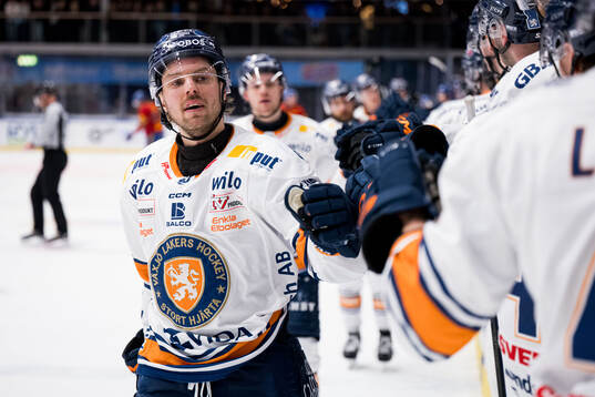 Växjös Manuel Ågren jublar