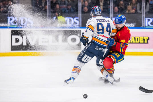 Växjös Joel Persson  och Djurgårdens Oliver Kylington