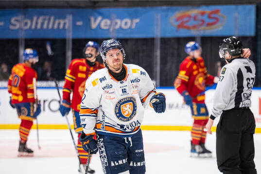 Växjös Manuel Ågren jublar