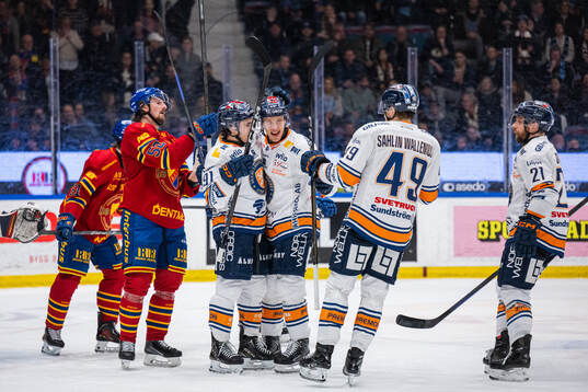 Växjös Felix Robert jublar