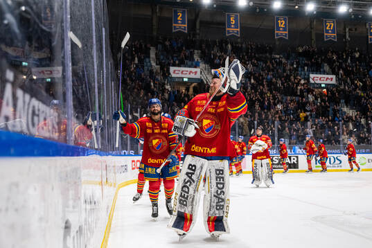 Djurgårdens målvakt Magnus Hellberg jublar