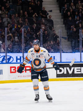 Växjös Keegan Lowe deppar